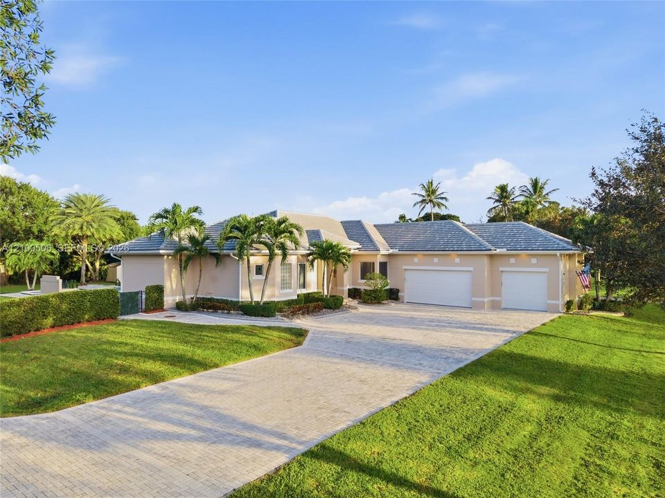 For Sale: $2,300,000 (5 beds, 4 baths, 3708 Square Feet)