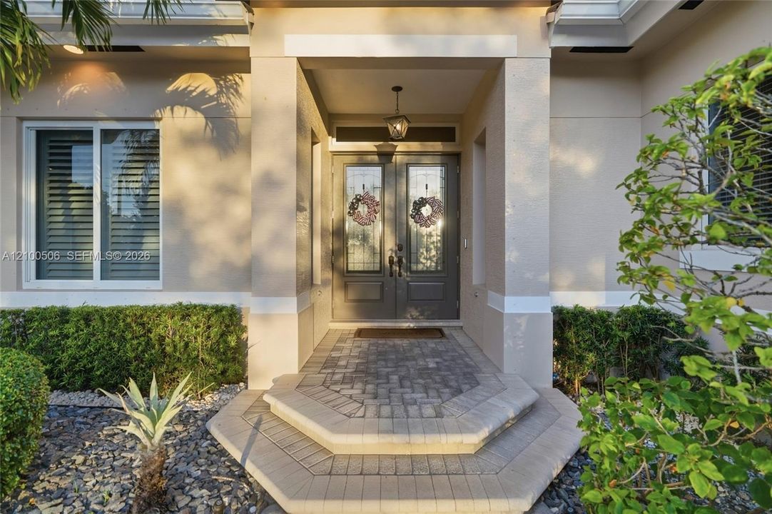 For Sale: $2,300,000 (5 beds, 4 baths, 3708 Square Feet)