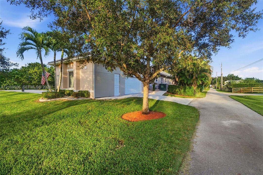 For Sale: $2,300,000 (5 beds, 4 baths, 3708 Square Feet)