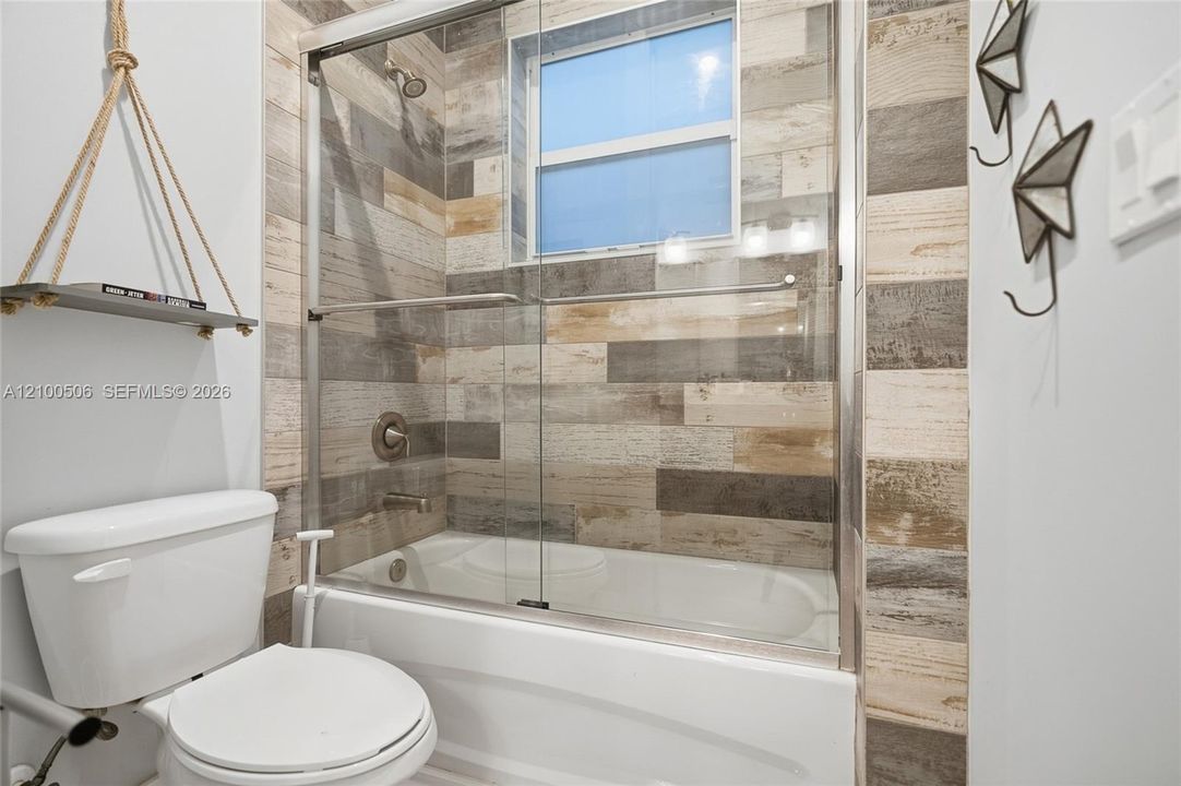 For Sale: $2,300,000 (5 beds, 4 baths, 3708 Square Feet)
