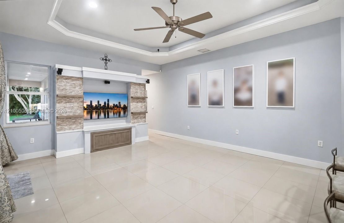 For Sale: $2,300,000 (5 beds, 4 baths, 3708 Square Feet)