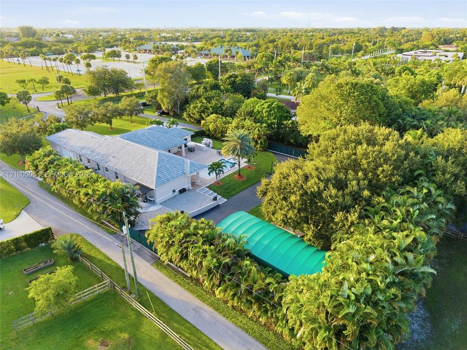 For Sale: $2,300,000 (5 beds, 4 baths, 3708 Square Feet)