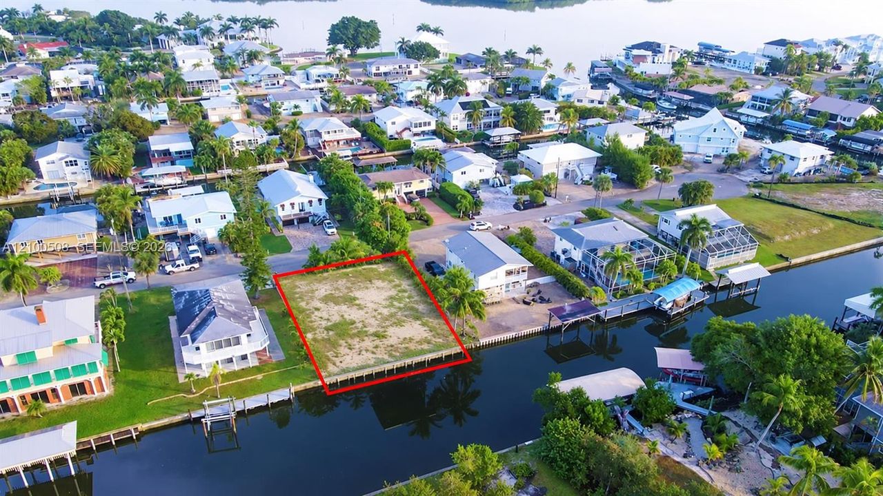 待售: $860,000 (0.19 acres)