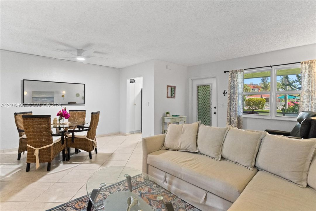 L-shaped living / dining area
