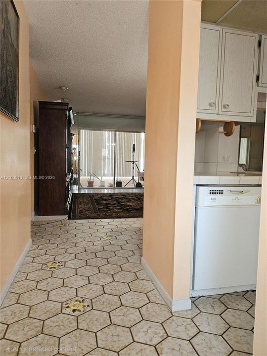 En Venta: $140,000 (2 camas, 2 baños, 944 Pies cuadrados)