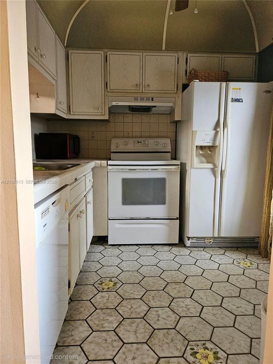 En Venta: $140,000 (2 camas, 2 baños, 944 Pies cuadrados)
