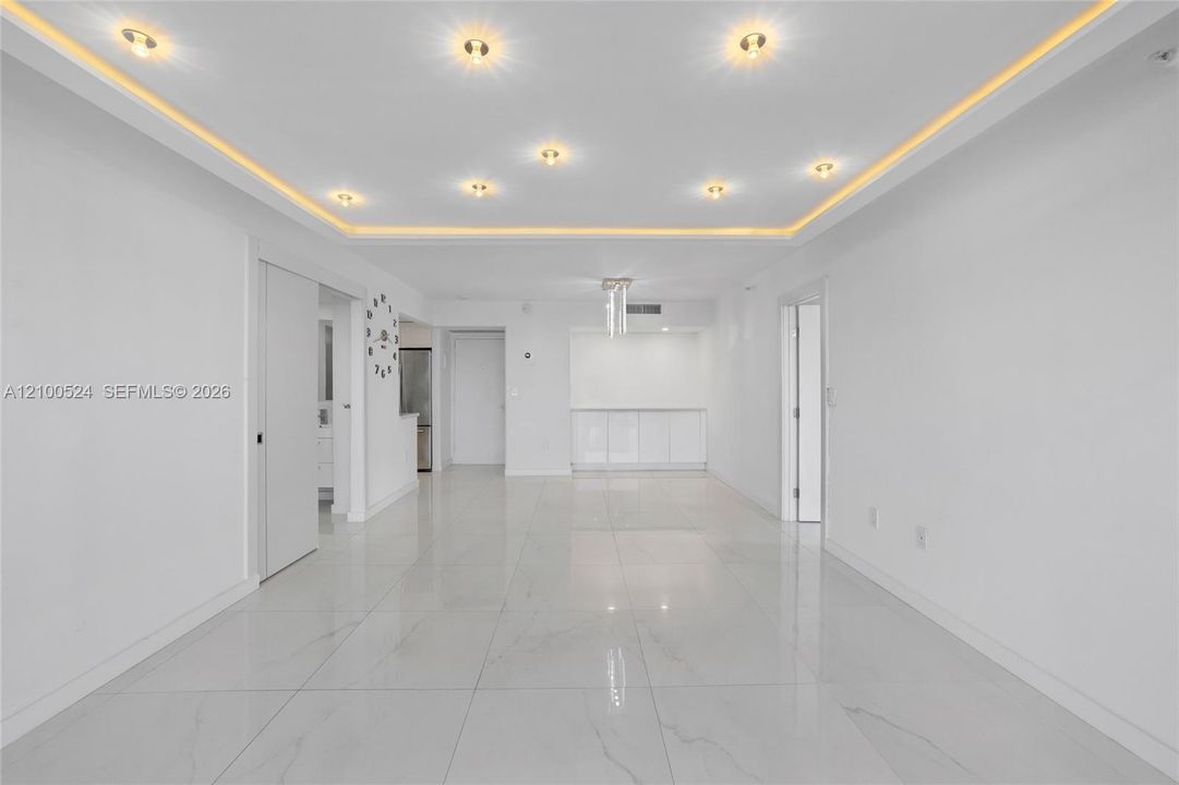 В аренду: $3,800 (2 спален, 2 ванн, 1100 Квадратных фут)