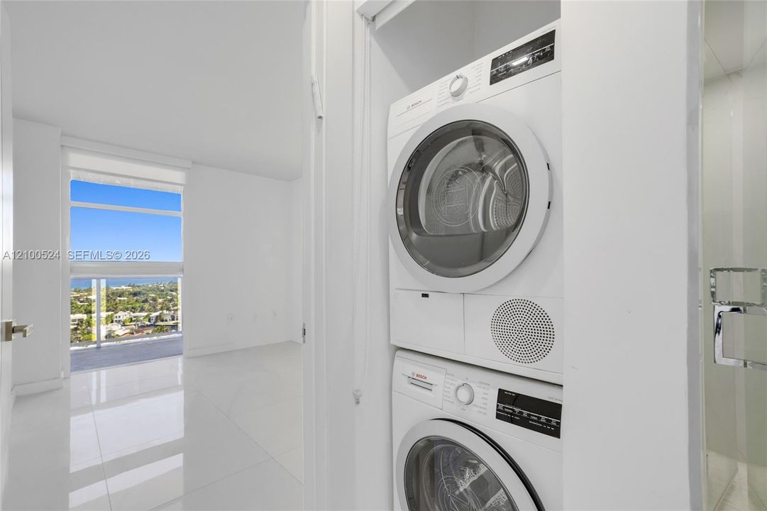 В аренду: $3,800 (2 спален, 2 ванн, 1100 Квадратных фут)