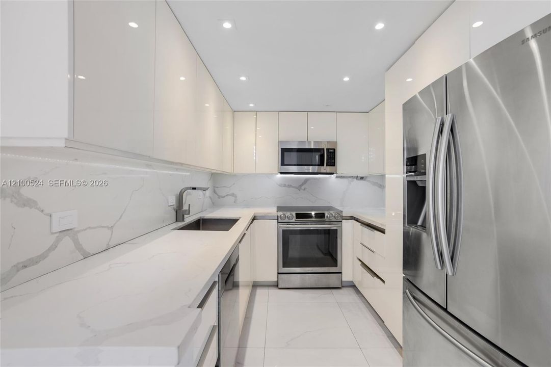 В аренду: $3,800 (2 спален, 2 ванн, 1100 Квадратных фут)