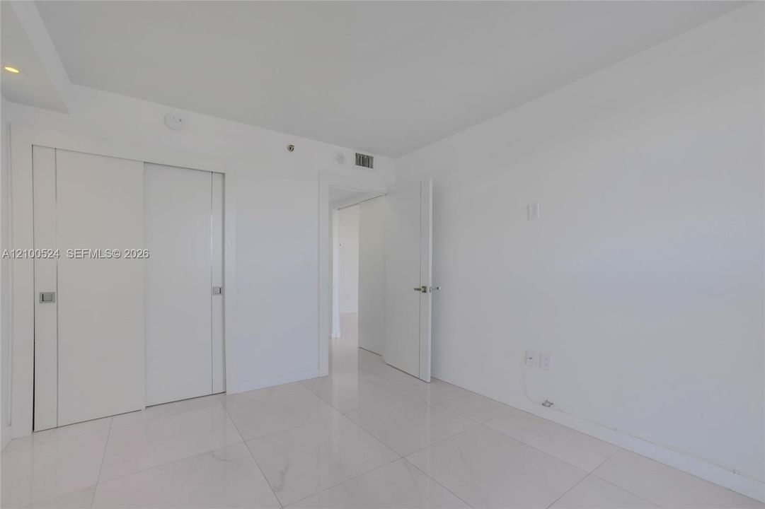 В аренду: $3,800 (2 спален, 2 ванн, 1100 Квадратных фут)