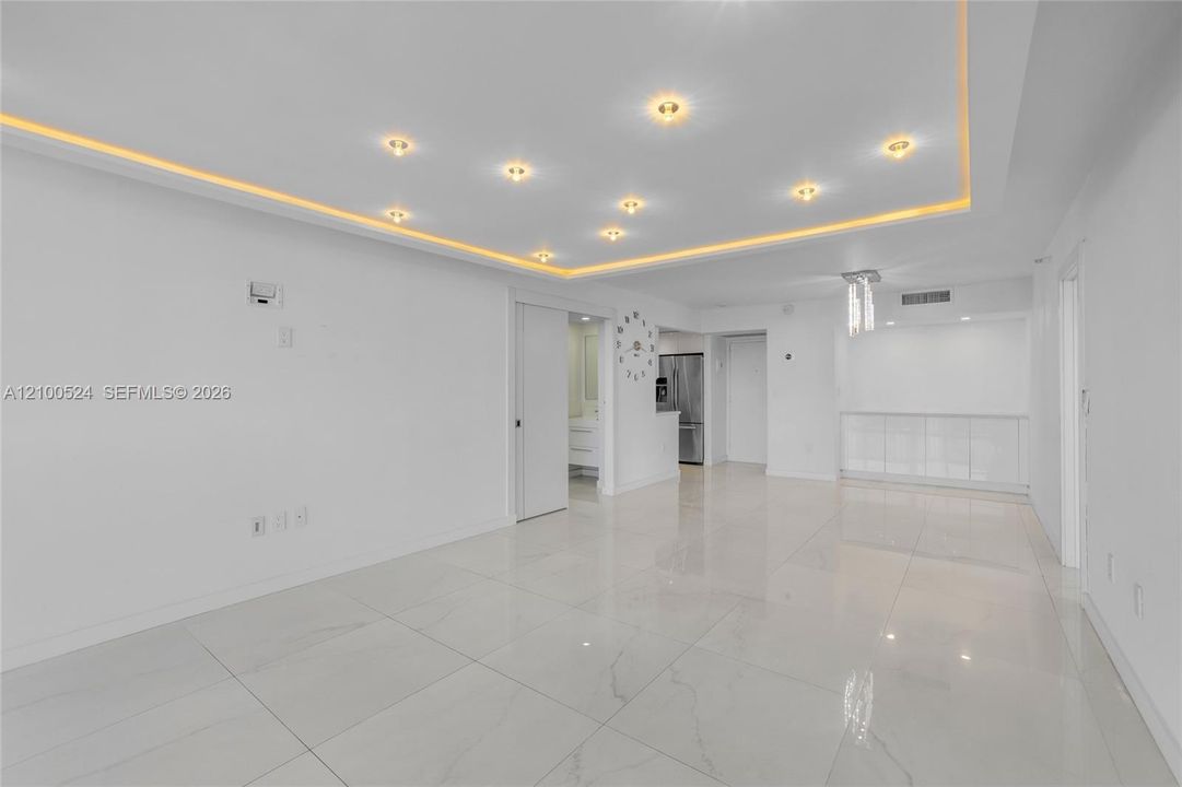 В аренду: $3,800 (2 спален, 2 ванн, 1100 Квадратных фут)