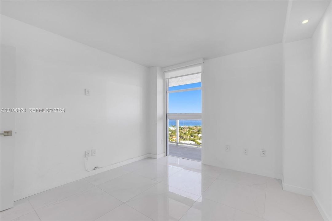 В аренду: $3,800 (2 спален, 2 ванн, 1100 Квадратных фут)