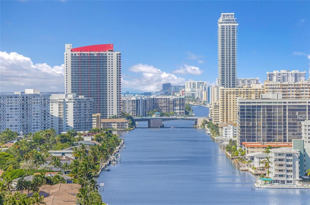 В аренду: $3,800 (2 спален, 2 ванн, 1100 Квадратных фут)