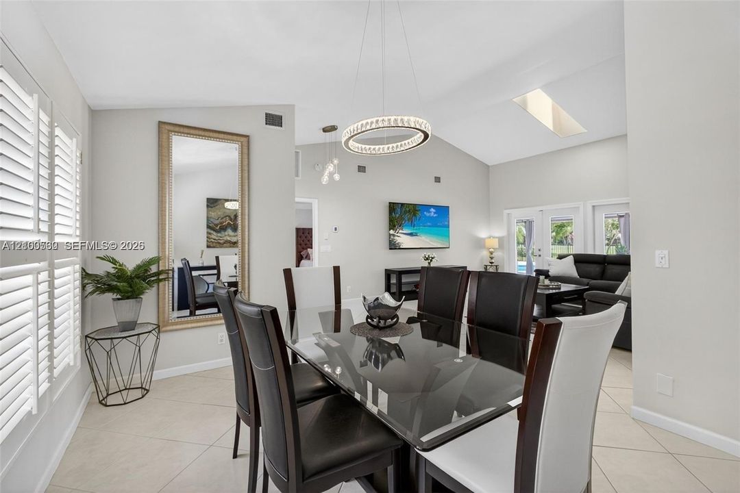 В аренду: $13,500 (3 спален, 2 ванн, 2413 Квадратных фут)