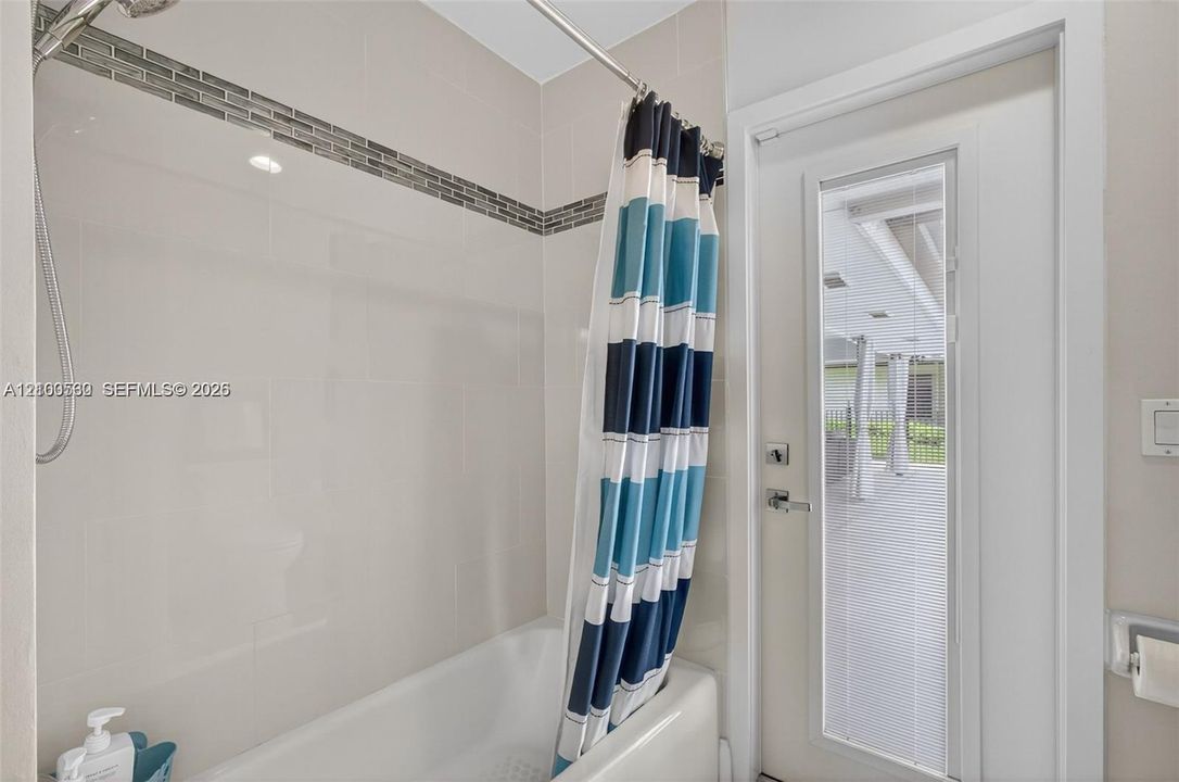 В аренду: $13,500 (3 спален, 2 ванн, 2413 Квадратных фут)