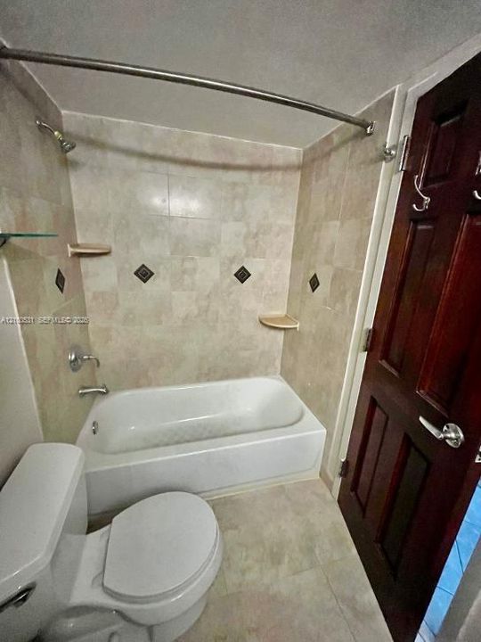 На продажу: $213,000 (1 спален, 2 ванн, 710 Квадратных фут)
