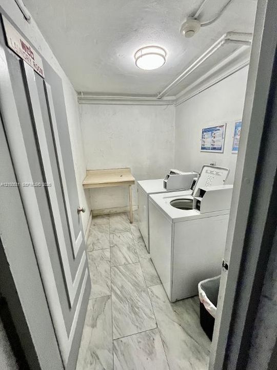 На продажу: $213,000 (1 спален, 2 ванн, 710 Квадратных фут)