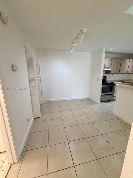 В аренду: $1,750 (1 спален, 1 ванн, 734 Квадратных фут)