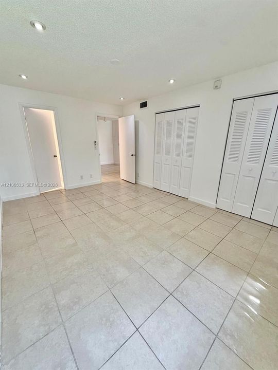 В аренду: $1,750 (1 спален, 1 ванн, 734 Квадратных фут)