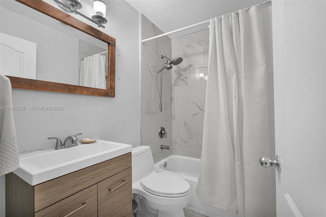 На продажу: $469,900 (3 спален, 2 ванн, 1190 Квадратных фут)