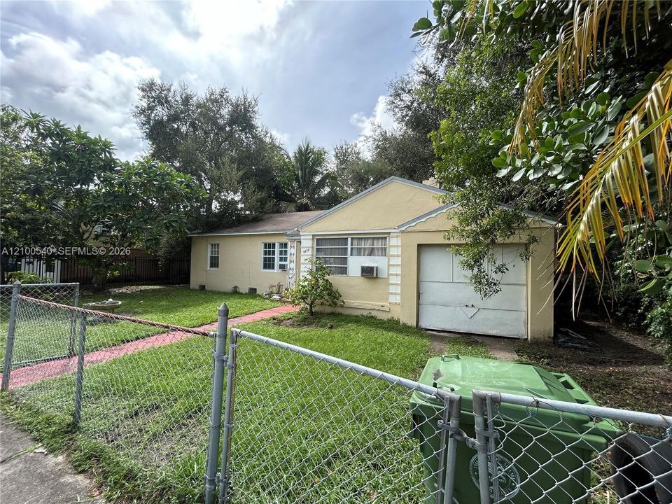 Activo con contrato: $625,000 (3 camas, 1 baños, 1342 Pies cuadrados)