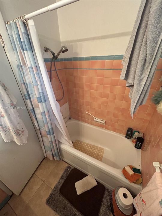 Activo con contrato: $625,000 (3 camas, 1 baños, 1342 Pies cuadrados)