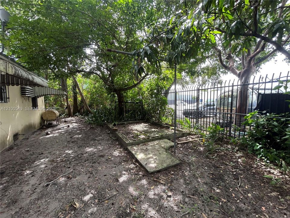 Activo con contrato: $625,000 (3 camas, 1 baños, 1342 Pies cuadrados)