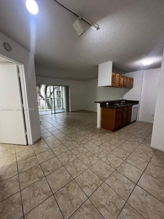 В аренду: $1,799 (1 спален, 1 ванн, 537 Квадратных фут)