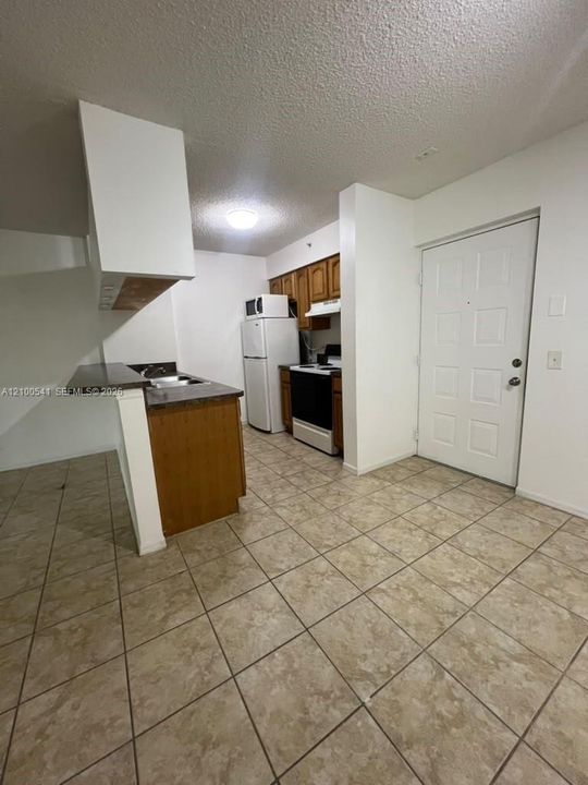В аренду: $1,799 (1 спален, 1 ванн, 537 Квадратных фут)