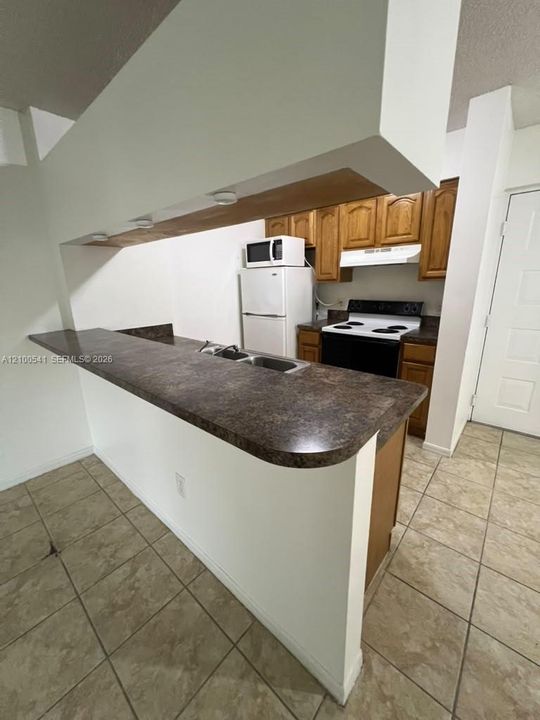 В аренду: $1,799 (1 спален, 1 ванн, 537 Квадратных фут)