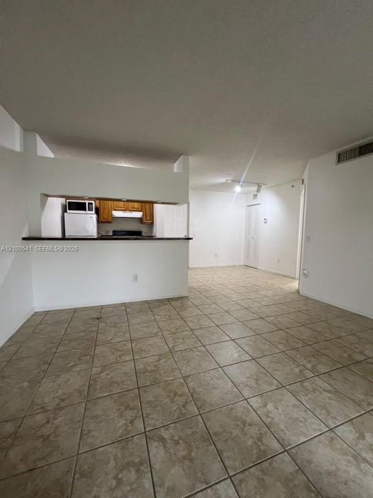 В аренду: $1,799 (1 спален, 1 ванн, 537 Квадратных фут)