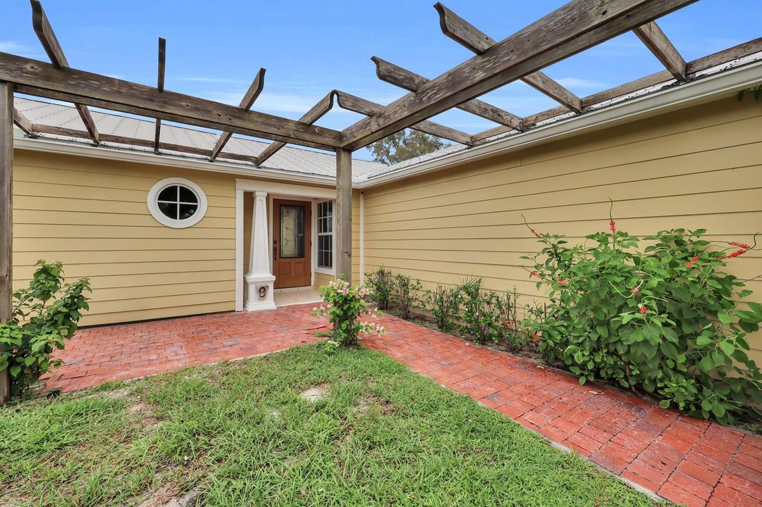 351 sw dwight ave - 04