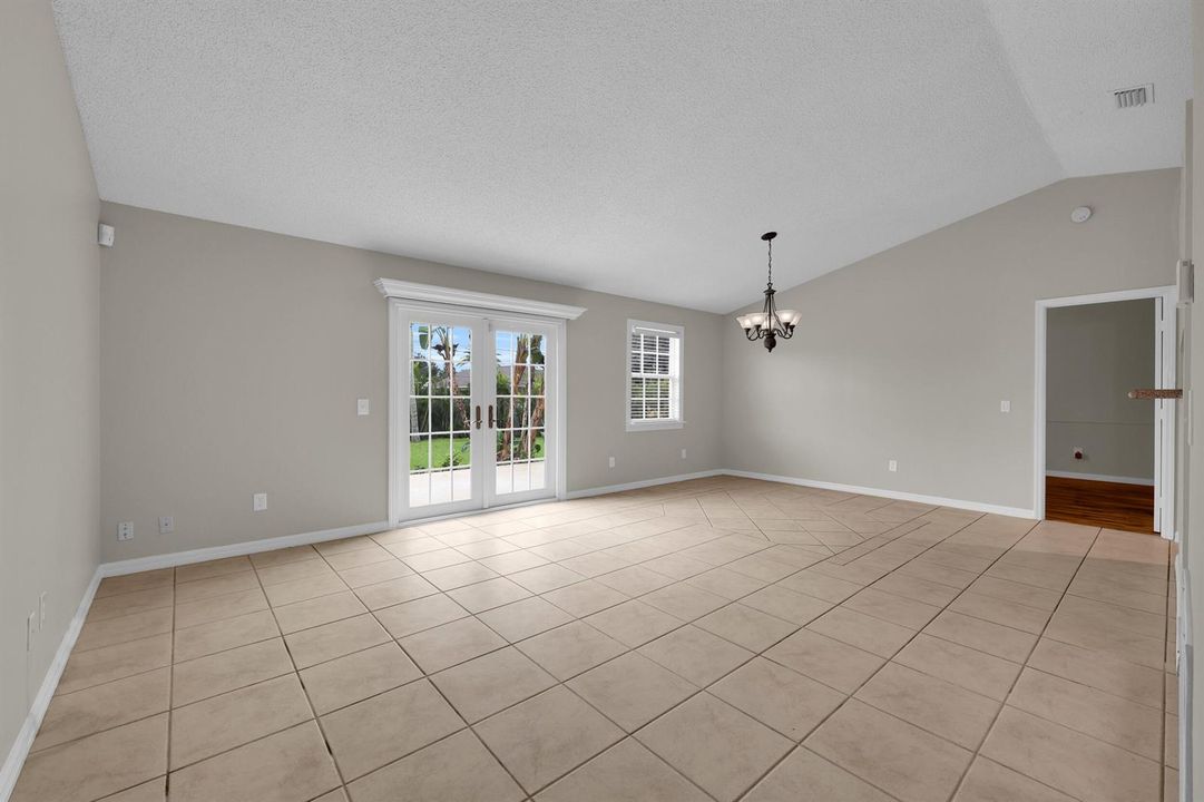 351 sw dwight ave - 07