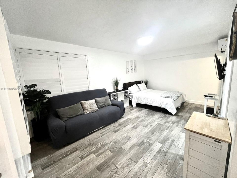 На продажу: $249,900 (1 спален, 1 ванн, 0 Квадратных фут)