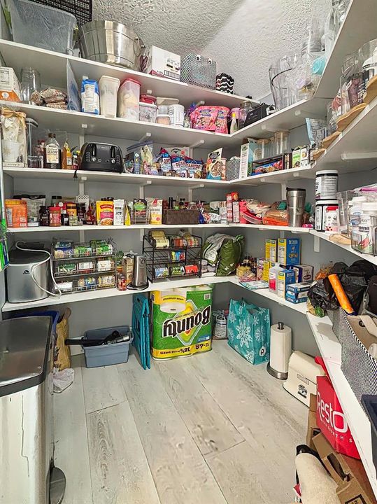 Tribe size Pantry