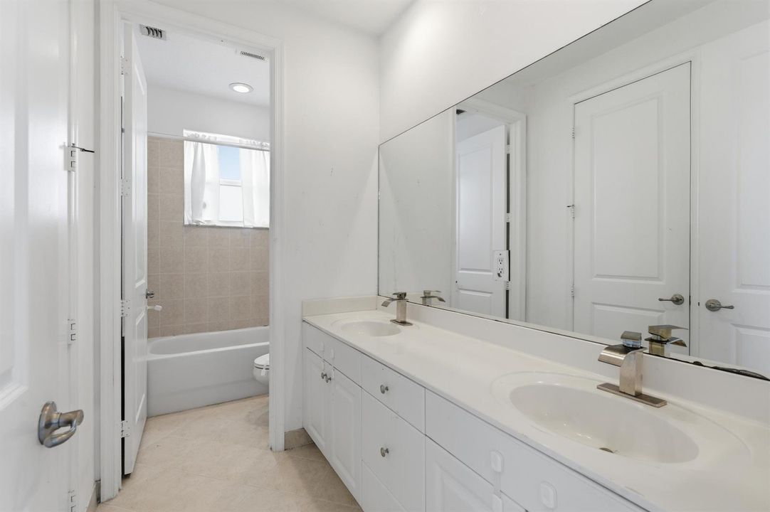 #2 Jack & Jill Bathroom