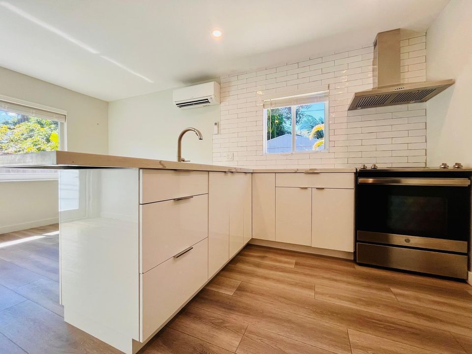256