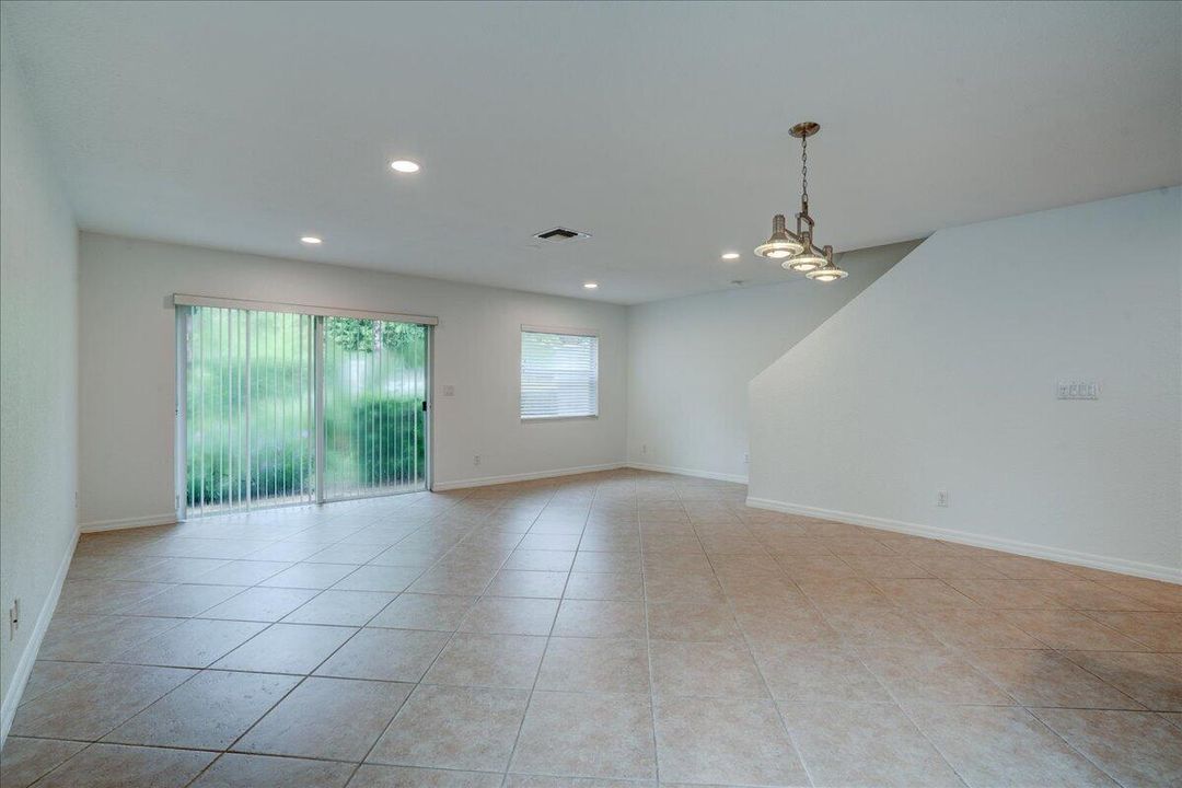 26-22160 Majestic Woods-23