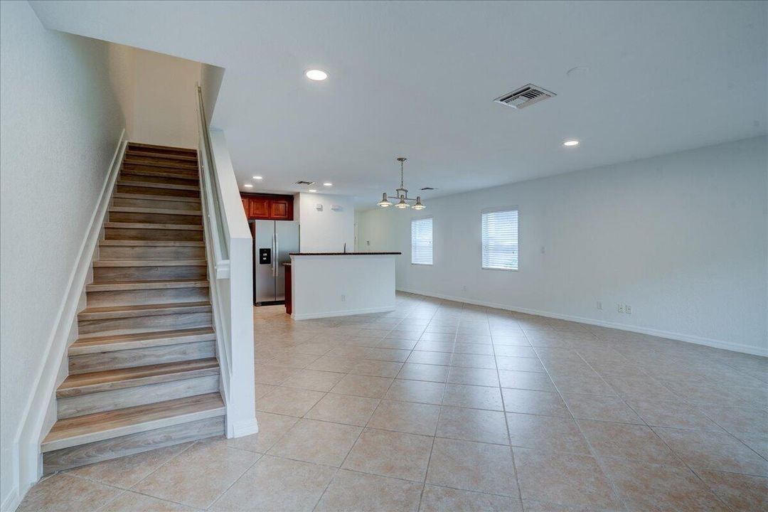 28-22160 Majestic Woods-25