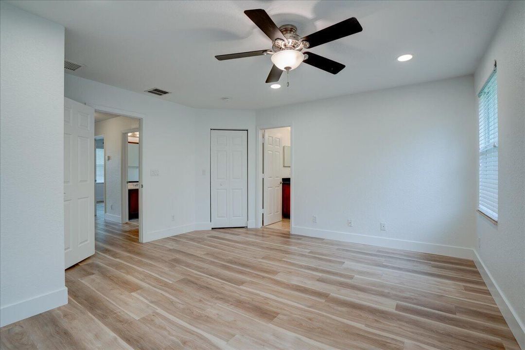35-22160 Majestic Woods-31