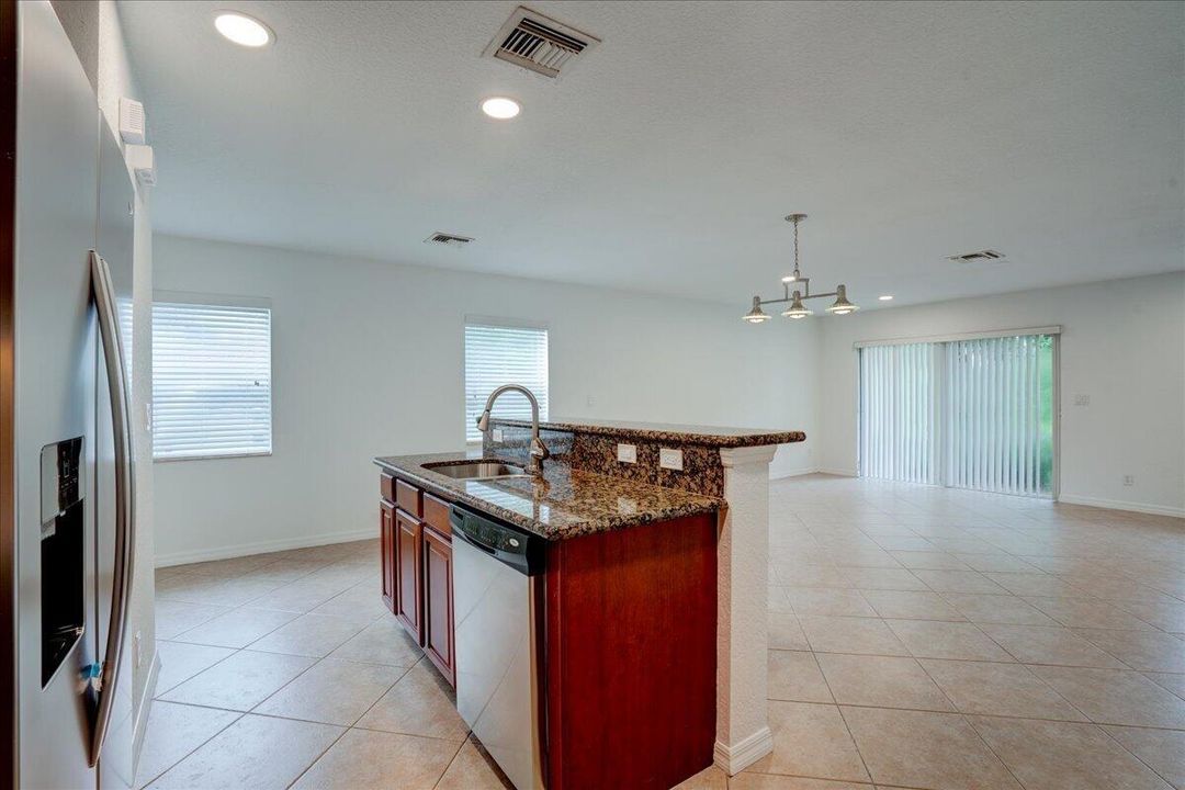 21-22160 Majestic Woods-18