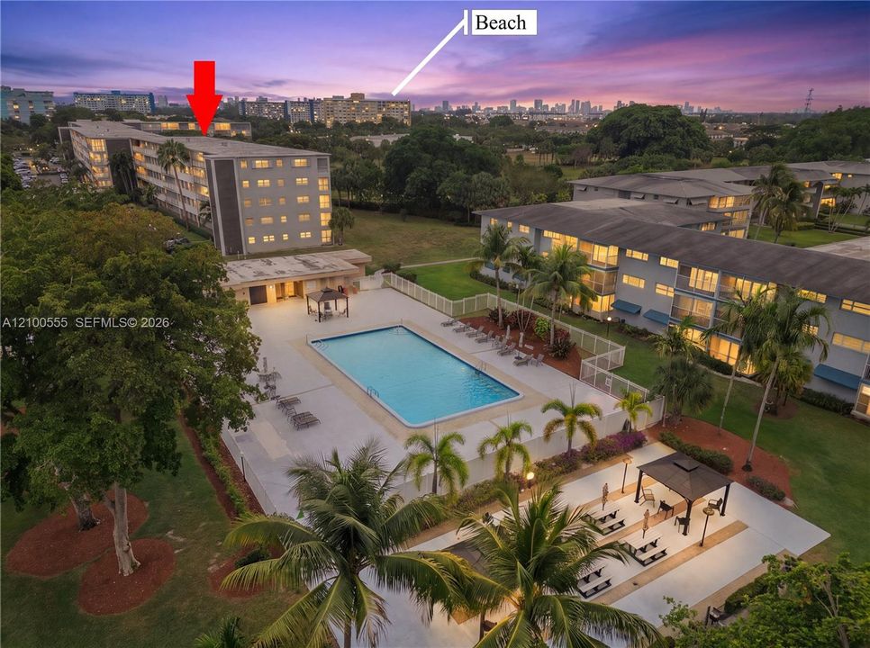 En Venta: $295,000 (3 camas, 3 baños, 1550 Pies cuadrados)