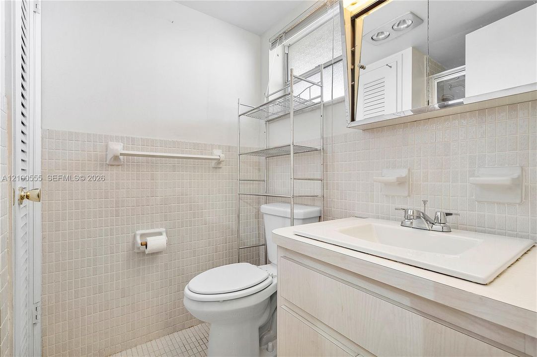 En Venta: $295,000 (3 camas, 3 baños, 1550 Pies cuadrados)