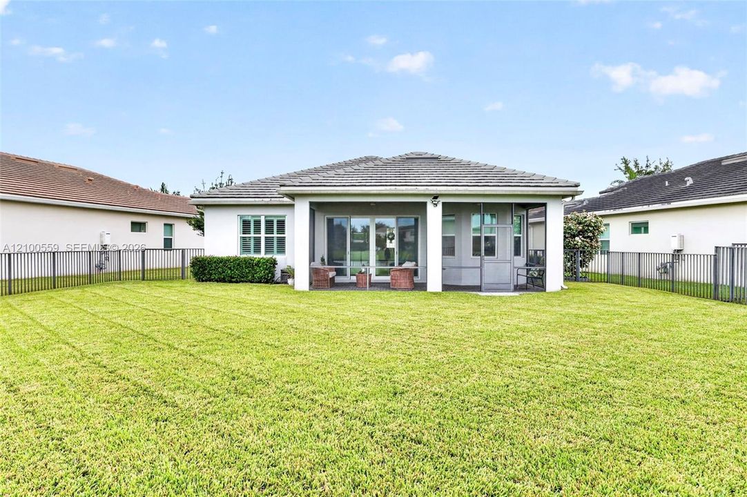 Active With Contract: $585,000 (2 beds, 2 baths, 1726 Square Feet)