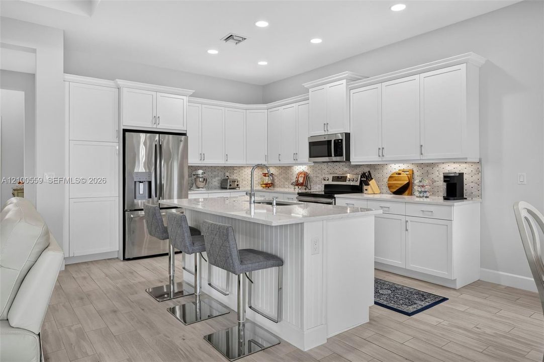 Active With Contract: $585,000 (2 beds, 2 baths, 1726 Square Feet)