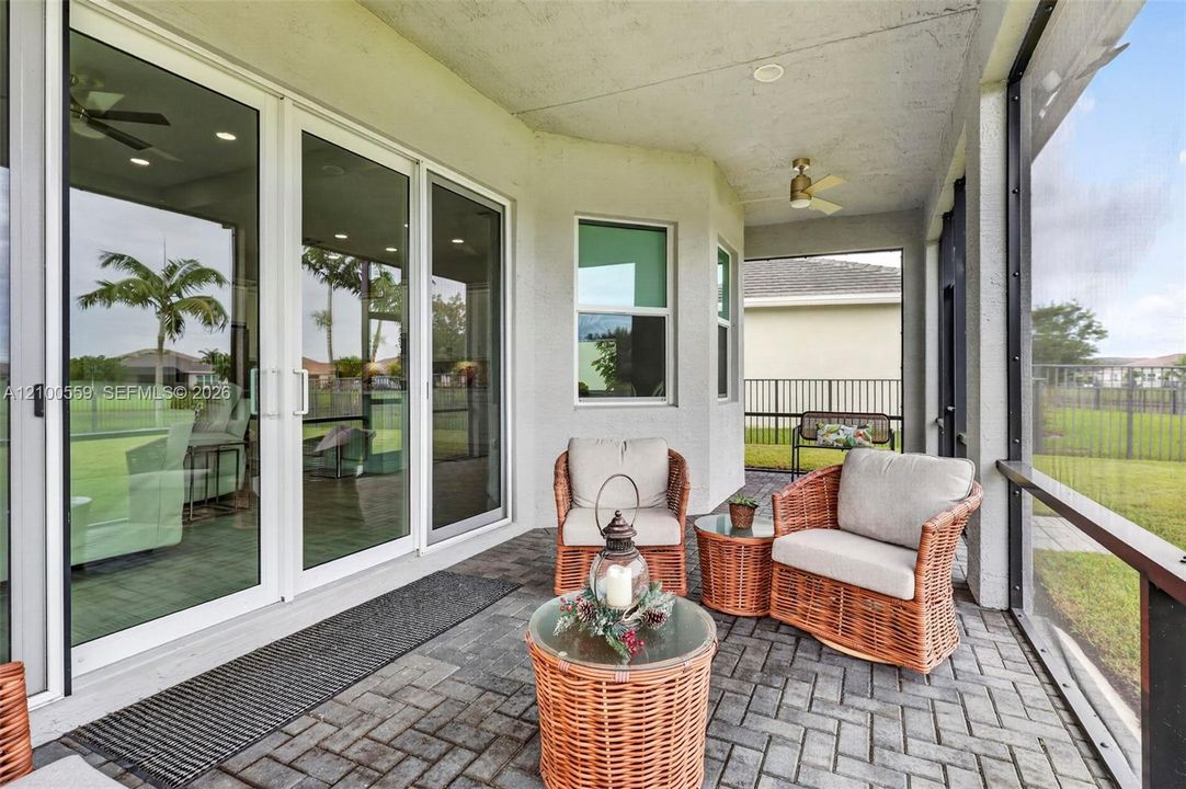 Active With Contract: $585,000 (2 beds, 2 baths, 1726 Square Feet)