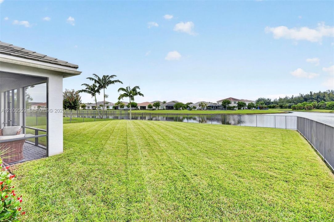 Active With Contract: $585,000 (2 beds, 2 baths, 1726 Square Feet)