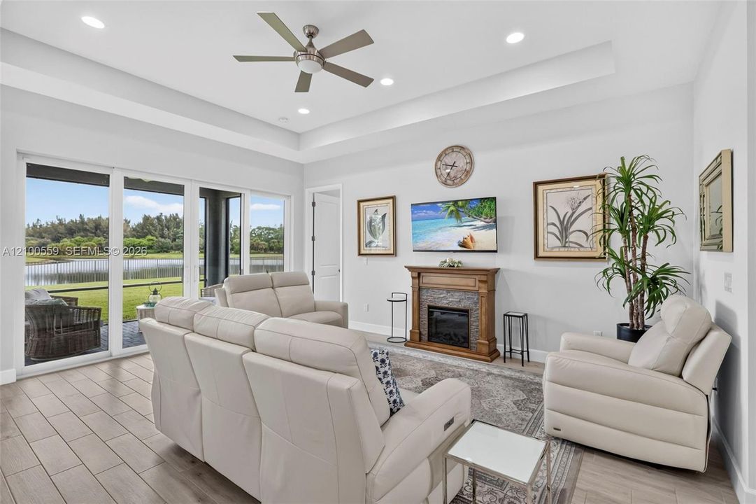 Active With Contract: $585,000 (2 beds, 2 baths, 1726 Square Feet)