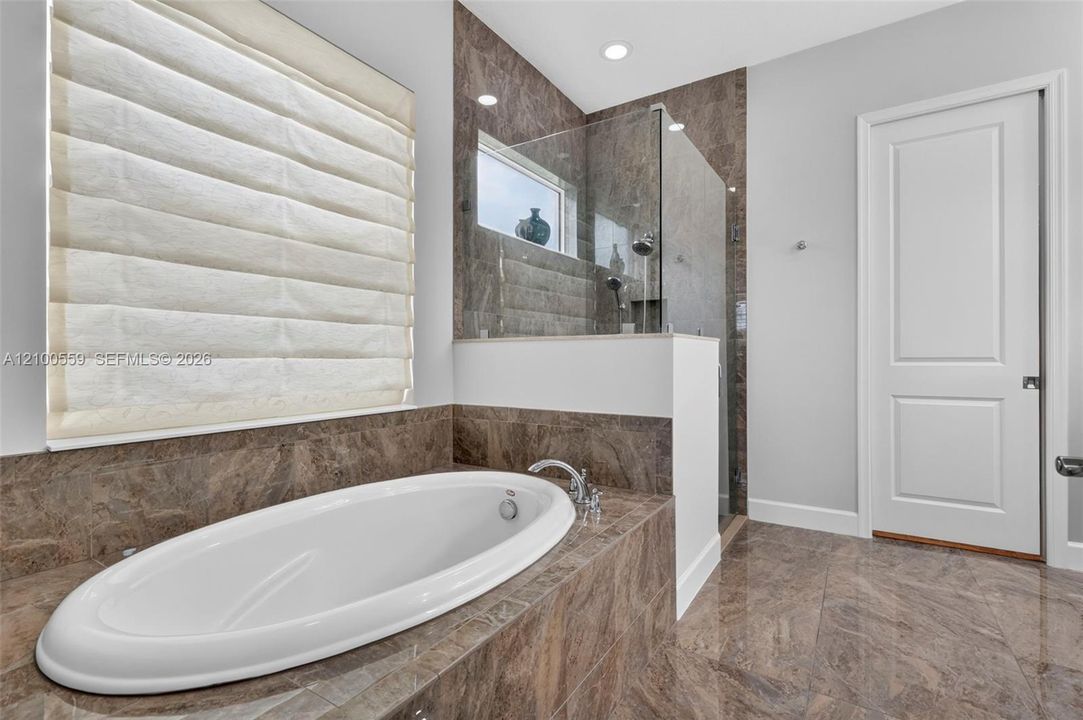 Active With Contract: $585,000 (2 beds, 2 baths, 1726 Square Feet)