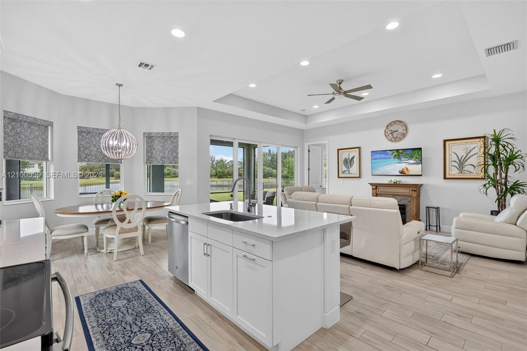 Active With Contract: $585,000 (2 beds, 2 baths, 1726 Square Feet)